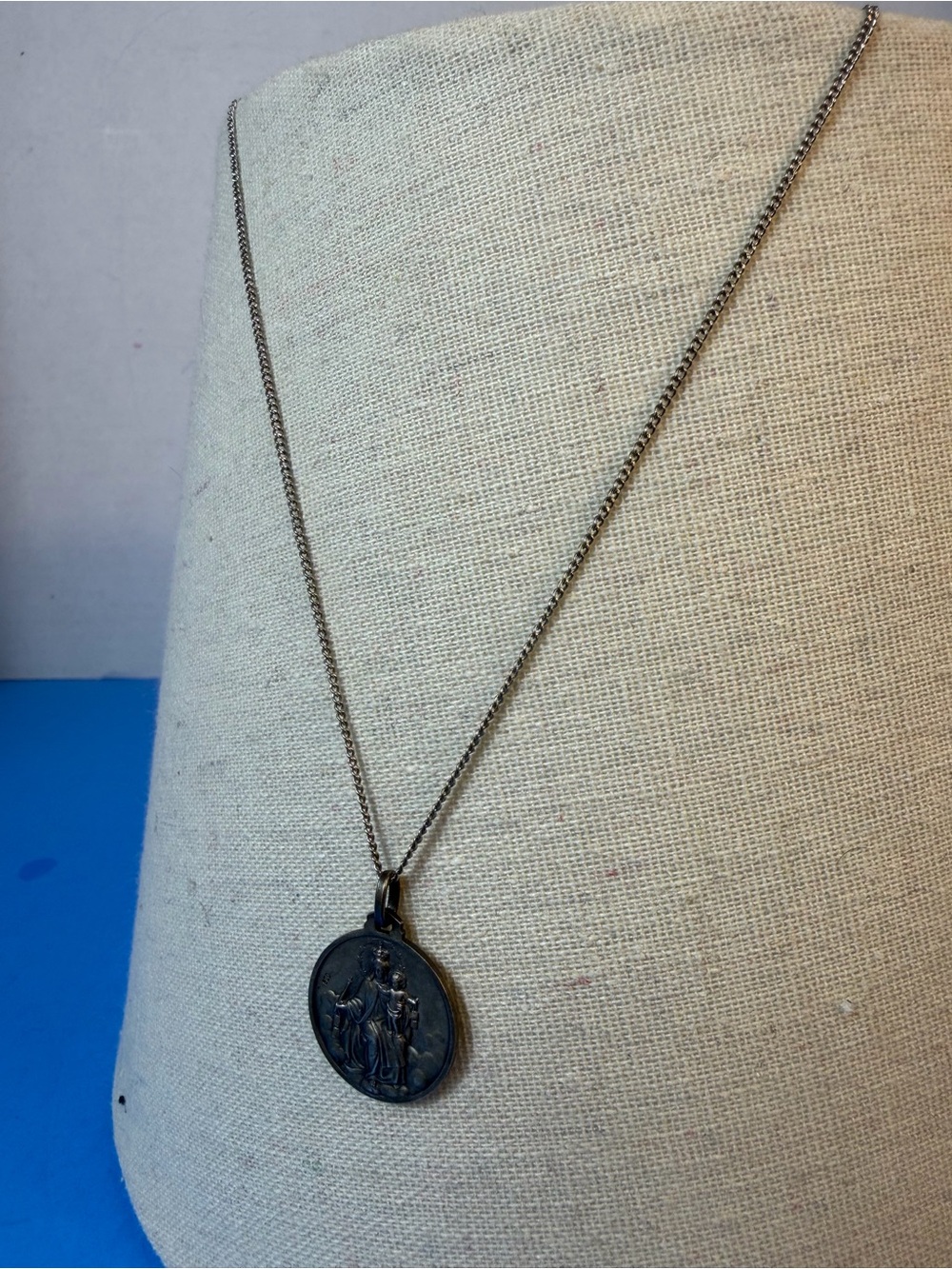Delicate Black Medallion Pendant Necklace - Women's Jewelry